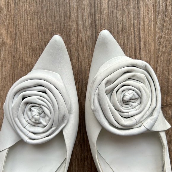 ALIMA White Rose Leather Kitten Heel Pointed Shoe Flower Statement Rosette Cute - Picture 4 of 13
